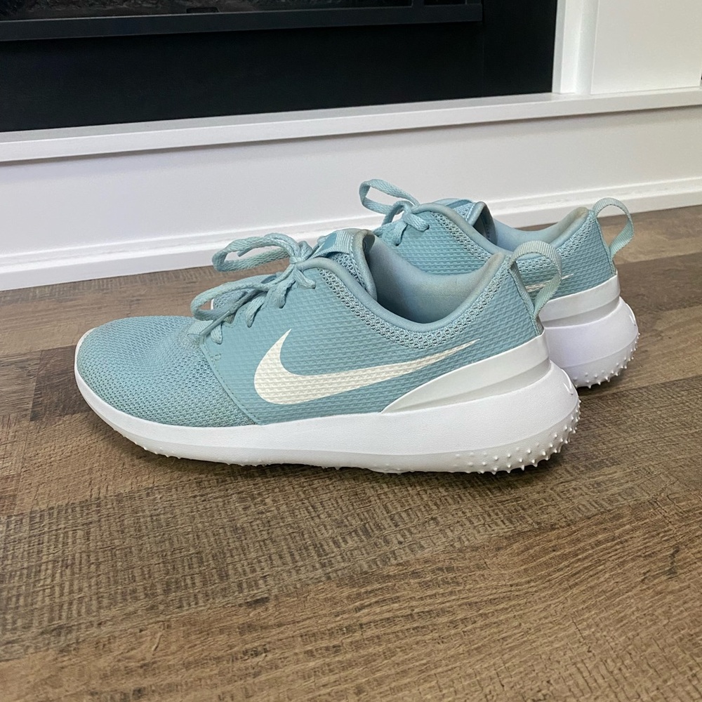 Womens Nike Golf Shoes - Size 8.5 - Color Light Blue